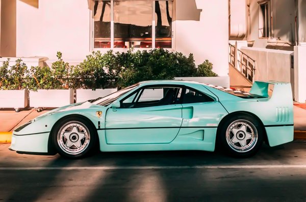 Първият собственик многократно ходи на срещи на собственици на подобни суперавтомобили, а след това колата е закупена от ръководителя на местния клуб на марката. През 1998 г. колата е повредена при инцидент, след което е продадена на колекционер от Нидерландия и след това е ремонтирана от Forza Service.
