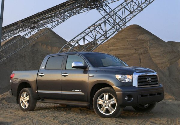 Потенциален пробег от 410 000 км. 

Този пикап има заслужена репутация за надеждност и издръжливост, като лесно преодолява 400 000 км.