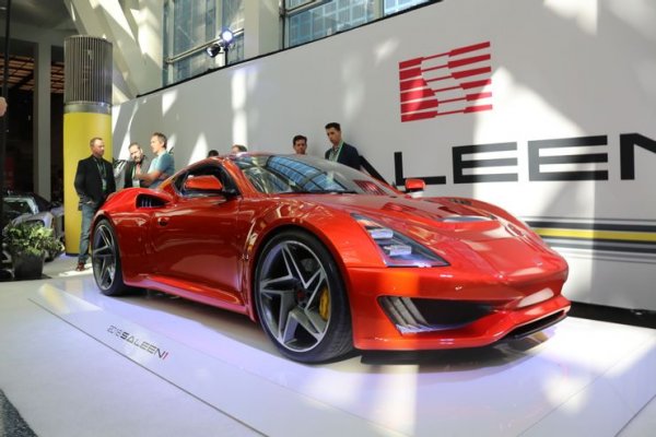 Компанията Saleen Automotive представи модела си S1 на автомобилното изложение в Лос Анджелис през 2017 година, като планираше да произвежда по 150 бройки от него на година. Това е спортна кола с 2 места, задвижван от монтиран по средата отзад 2,2-литров турбомотор с 4 цилиндъра, създаден специално за Saleen.