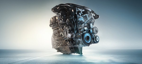 В момента, може би за пръв път в историята, няколкото основни автомобилни региона в света се развиват всеки по свой път. "Ако вземем за пример Седма серия, днес за Китай ми трябват поне 2-3 версии с електрическо задвижване. В Европа ми е нужен поне един дизел, и поне един плъг-ин хибрид. За САЩ ми трябват поне три бензинови мотора, включително и V8... Като добавите Русия, Южна Африка и така нататък, излиза, че трябва да разработя 15 различни задвижвания за една кола. Не мога да си го позволя, съжалявам. Ще трябва да ги намалим", признава Фрьолих. 