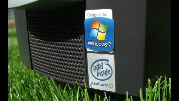 Както навремето на компютрите пишеше "Intel Inside", така занапред по други автомобили може да пише "BMW Inside", смята Фрьолих. "Ние вече получаваме заплащане от други производители, защото разработваме технологии за тях. В бъдеще това ще се засили... Много производители не могат да си позволят да инвестират във всички тези неща: дизел, бензин, плъг-ин хибриди, батерии, свързаност, 5G, автономно управление, botnet архитектури... Те трябва или да ги купуват от някого, или да си отидат".