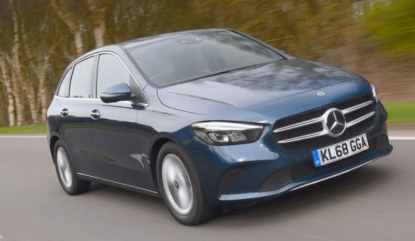 B-класата отчита 31% спад спрямо миналия септември, но си остава първа с 4 605 регистрации. На втора позиция излиза Honda Jazz (4 286, 45% ръст), трети е VW Touran (2 949).
