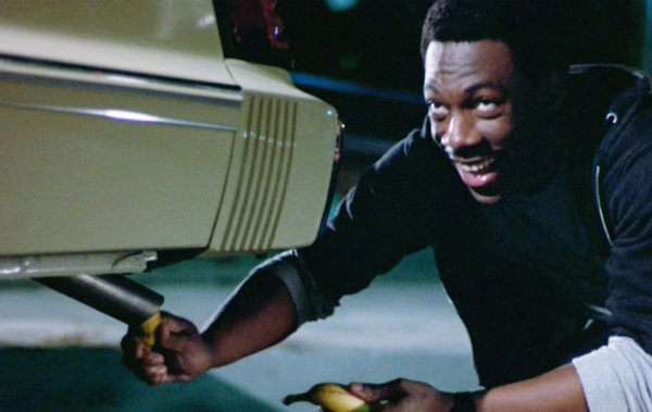 Оставете на видно място в колата списък с всички предприети стъпки, така че, когато дойде време да я подкарате отново, да не забравите, че ауспухът ви е пълен с парцали. 
