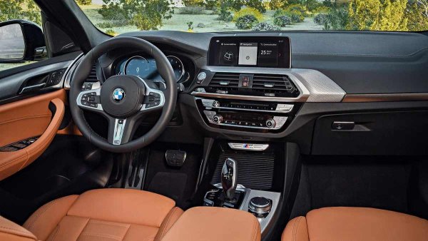 Почукванията са рядкост, а средният ресурс на агрегата обикновено надвишава 180 000 км. Изключение прави "активната" кормилна рейка с променлива стъпка на зъбите. Тук вероятността от възникване на проблеми е малко по-висока, особено след 120 000 км: могат да се появят системни грешки или лек луфт.

Най-често внимание изискват кормилните накрайници и щанги. Случва се техният ресурс да е около 100 000 км, особено ако често шофирате по неравни пътища. Самото електрическо сервоуправление обаче не създава никакви проблеми.
