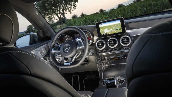 Кормилната рейка издържа средно 180 000 км. Чукане или луфт може да се появи на 120 000, само ако кросоувърът е бил активно каран по лоши пътища. Електромоторът на усилвателя е издръжлив и често издържа дори 200 000 км. 

Появите на повреди в работата на EPS поради прегряване са рядкост. Щангите и накрайниците обикновено изискват подмяна след 100 000 км.