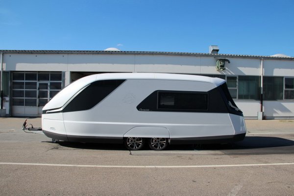 Knaus Tabbert Caravisio - концептуална каравана, вдъхновена от яхтите 