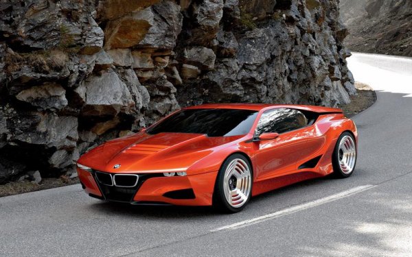 30 години след оригиналния М1 BMW представи M1 Homage на конкурса за елегантност във Вила д&rsquo;Есте. Идеята явно беше да се покаже чисто дизайнерското упражнение, тъй като от BMW не си направиха труда да осигурят кой знае колко информация за концепта. Все пак M1 Homage оказа сериозно въздействие върху формите на концепта Vision EfficientDynamics от 2009 година, който пък залегна в основите на хибридния i8.