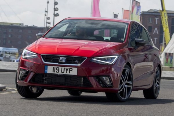 Вторият модел на испанската марка е впечатлила експертите с отличното си поведение на пътя, добрата работа на двигателя и отлична икономичност с вече традиционната за този списък консумация от 4,4 л/ 100 км.