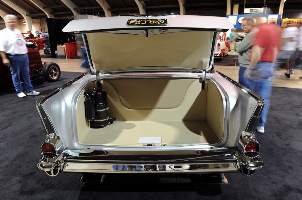 Chevrolet от 1957 година - 1598 конски сили и 2045 Нм от Dominator Street Rods / Grand National Roadster Show