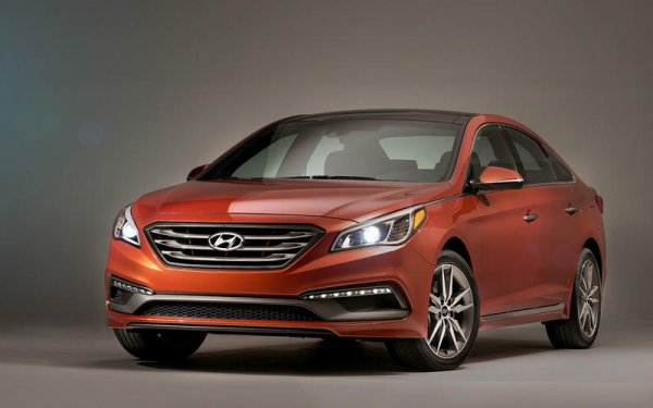 Свързаността е една от най-важните характеристики на всеки съвременен автомобил и способността да свързваме мобилните си телефони към мултимедийната система вече се приема за нещо нормално. Тази система заработи сравнително скоро - през 2015 година Android Auto беше вграден за първи път в автомобил, като това стана при Hyundai Sonata.