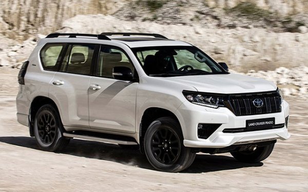 В категорията офроуд превозни средства с конструкция на рама, най-надценената опция е Toyota Land Cruiser Prado. Емблематичният "японец" е много търсен, демонстрирайки безупречно качество на изработка, отлично бордово оборудване и богат избор от двигатели. Гамата от двигатели включва както дизелови, така и бензинови мотори с различни запаси на мощност. 

Ако говорим за основните конкуренти на модела, тогава това е Mitsubishi Pajero Sport, който не отстъпва на Toyota-та по технически параметри, но пък я превъзхожда по цена. Същото важи и за разходите за поддръжка. Следователно, избирайки Land Cruiser Prado, вие надплащате за имиджа и репутацията на по-елитна марка автомобили.

