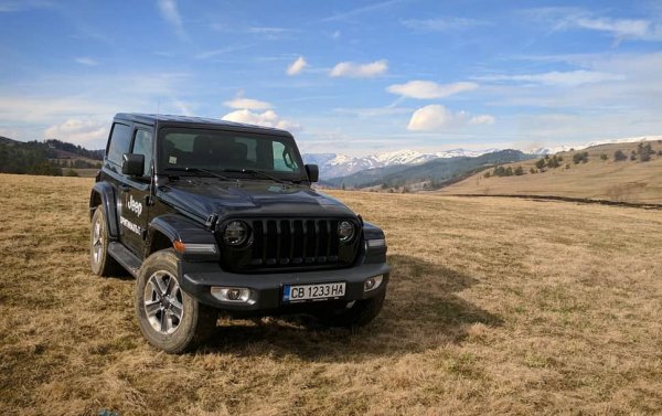 Тук не очакваме скоро съществени промени във философията - и слава Богу. В душата си Wrangler остава много близък до паметния Willys Jeep, създаден за американската армия през Втората световна война и дал началото на цялата тази история с SUV-моделите.