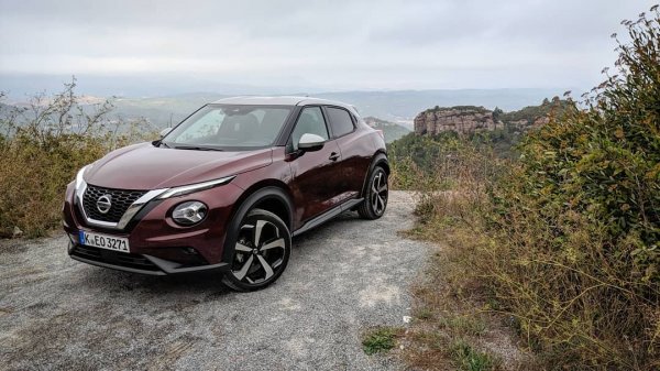 И тук продажбите се забързват отчетливо през юни и с общо 152 регистрации са три пъти повече, отколкото през май. Nissan си остава рекордьорът по впоследствие отписани автомобили - цели 414. 
