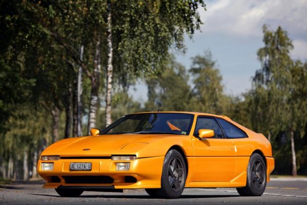 Това е една от малко известни марки, която не направи и много модели. Въпреки това, някои от тях бяха доста добри, като това важи с най-голяма сила за Venturi Coupe 260.

То също илиза в много малък тираж, като от него са произведени само 188 бройки. Това го прави изключително рядък спортен автомобил, който е много търсен от колекционерите. Спортният му характер си личи още на пръв поглед, като впечатление правят и прибиращите се фарове.

