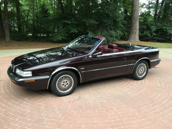 Това е двуместен кабриолет, построен върху скъсеното шаси на Dodge Daytona. Chrysler разработи модела заедно с Maserati, тъй като тогавашният главен изпълнителен директор на американската автомобилна компания – Лий Якока, беше в отлични отношения с Алехандро де Томазо. Идеята беше да се направи спортна кола с италиански дизайн и американски технологии, но тя се оказа провал.

Причината е, че TC беше прекалено скъп, докато технически повтаряше много по-евтиния Chrysler LeBaron. След стартирането на производството през 1989 година в Милано бяха сглобени 7300 бройки. Техните продажби продължиха до 1994 година, но производството беше спряно доста преди това.