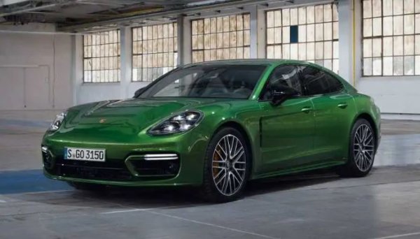 Panamera също изненада публиката, когато беше пусната през 2009 г., но все още се задържа  в гамата на марката. Текущата версия 4S, която е с 25 000 евро по-скъпа от базовия модел, носи със себе си V6 с 440 к.с. и 550 Нм въртящ момент. Това позволява на този седан, широк почти 2 метра, да ускорява от 0 до 100 км/ч за 4,3 секунди и да развива максимална скорост от 295 км/ч. 

Най-скъпата Panamera е Turbo S E-Hybrid Sport Turismo, която надхвърля 205 000 евро. 