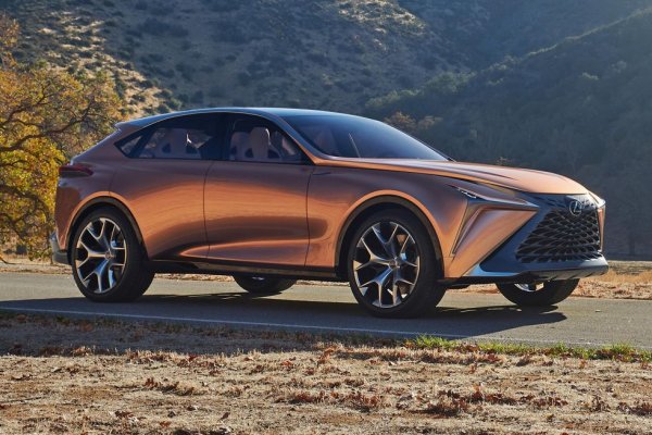 Луксозната марка на Toyota до момента нямаше собствен модел в по-големия SUV сегмент, и трябваше да предлага просто преопакована Toyota Land Cruiser. Новият LQ трябва да промени това. Той ще напомня на показания тук концепт LF-1 Limitless, и ще ползва двигателите на седана LS, включително мощния турбобензинов V6 с 416 конски сили. 
