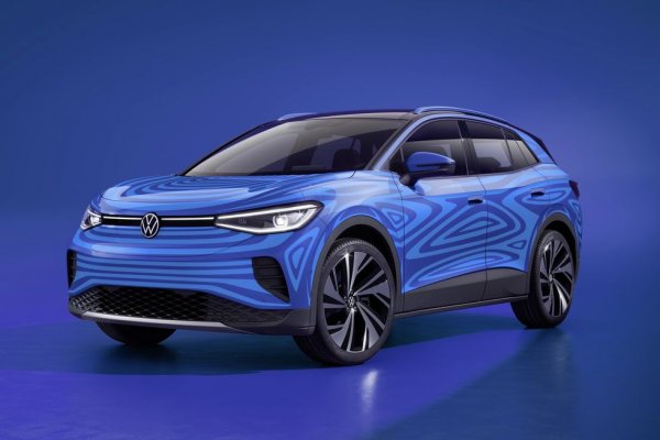 Големият катарзис след Дизелгейт тласна германската група към електричеството и VW обещава да има 50 различни електрически модела още преди 2025. ID.4 ще е първият кросоувър на ток на марката. 
