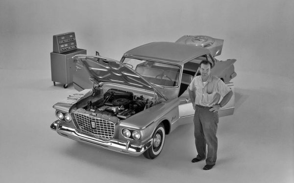 Това подразделение на Chrysler беше закрито през 2001 г., като именно то първо въвежда алтернатор в стандартното оборудване на автомобила. Това става през 1960 г. на Plymouth Valiant, като всички останалите производители до този момент използват динамо.
