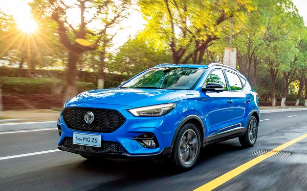 Легендарната британска марка в наши дни се помни само от бесни фенове на автомобилите. След фалита на компанията-майка - Rover, тя стана собственост на китайския концерн SAIC. И под негово ръководство брандът се представя доста добре на пазарите.
В Китай, например, кросоувърът ZS записва около 100 000 продажби годишно, а освен това той се предлага и във Великобритания. 

След фейслифта през миналата година моделът получи турбомотор със 165 к.с., който позволява ускорение от 0 до 100 км/ч за 8,5 секунди. Задвижване на четирите колела няма, а цените стартират от 15 500 британски лири (21 500 щатски долара).