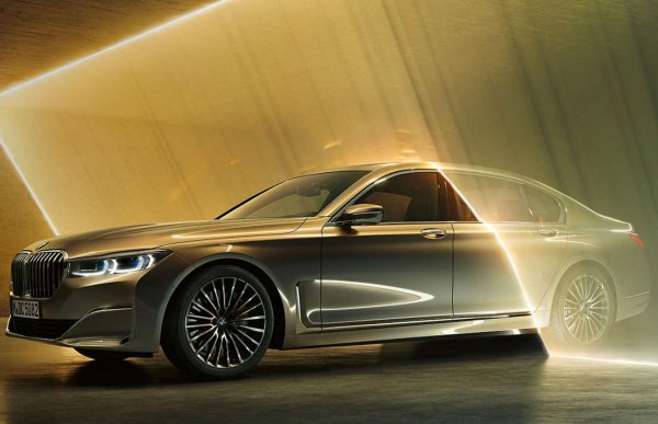 Третият седан на BMW в списъка - 7-Series, показва петгодишна амортизация от 71,1% от първоначалната си покупна цена. Това е друг пример, при който луксозните превозни средства просто се борят да намерят купувач с достатъчно пари за употребяван автомобил на пазара. 