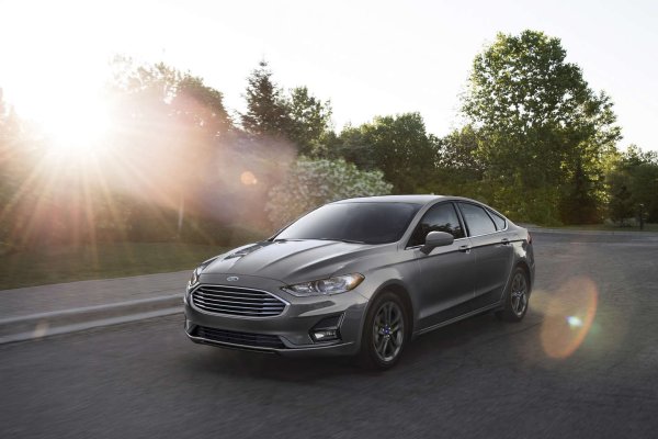 Ford Fusion Energi има петгодишна амортизация от 69,4%, което не е много изненадващо предвид многото правителствени стимули за купувачите на нови електрически превозни средства. &bdquo;Стойността им при препродажба се базира на факта, че тези автомобили са използвали държавна субсидии и фактически за тях е платено по-малко&ldquo;, посочват от iSeeCars. 