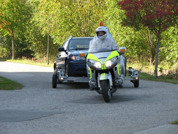 Мотоциклет Пътна помощ - оборудвана от шведската компания Coming Through Honda Goldwing 1800