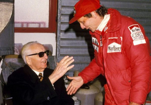 "В сравнение с останалите отбори, Маранело приличаше на NASA, с тази откачена писта, на която всеки сантиметър се наблюдаваше от камери, за да може Енцо Ферари от инвалидната си количка да следи и да преглежда по сто пъти поведението на всеки пилот във всяка отсечка". 

