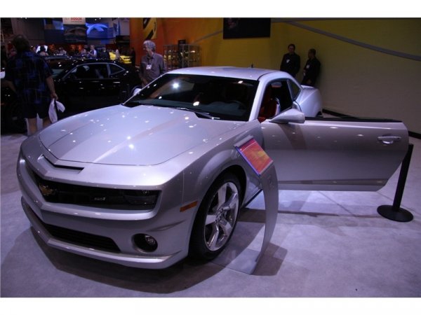 Chevy Camaro SS модел 2010 на тунинговото изложение SEMA 2008
