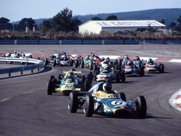 110 години Renault