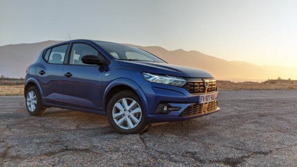 Нови 38 регистрации през август за Sandero. След смяната на модела интересът към румънското супермини расте, а в Европа през юли то бе най-продаваният нов автомобил изобщо. 
