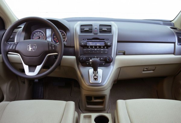 Дизеловият 2.2 (150 к.с.) е по-проблемен, а ресурсът му е по-малък от този на бензиновите, така че не се препоръчва. Като цяло колата предлага отлична ергономичност и добро управление.

Оборудването обаче може да е проблем, тъй като дори някои от най-високите нива не разполагат с основни функции. Окачването е здраво, а защитата от корозия &ndash; отлична.: