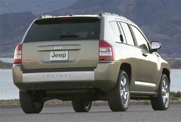 Jeep Compass снимка Chrysler Group