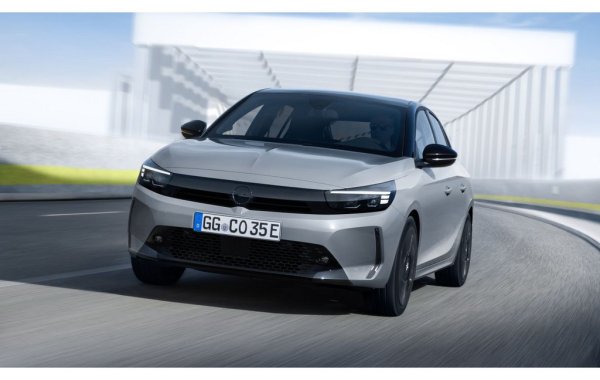 Миналата година бе силна за Corsa, отчасти и заради остаряването на модела. Но лансираният фейслифт не успява да поддържа същото темпо. Германското супермини отчита 19% спад на годишна база. 
