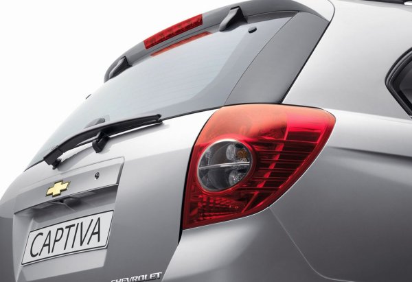 Captiva изглежда привлекателен като бюджетен кросоувър, но на практика това е компромис между цена и качество, който не си струва риска. 