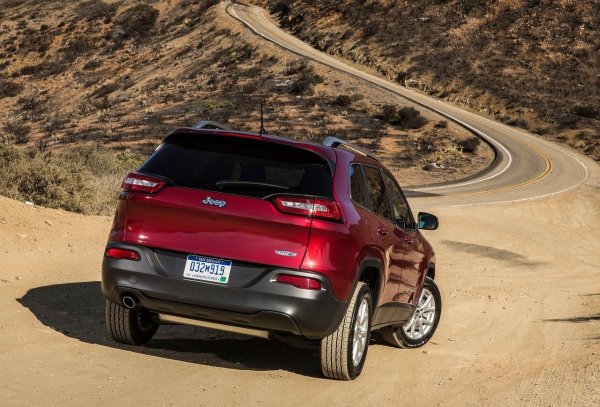 Много собственици се оплакват от разходите за поддръжка - официалното обслужване е скъпо, а сложната конструкция на агрегатите е проблем за сервизи, които не са специализирани за работа с модели на марката.