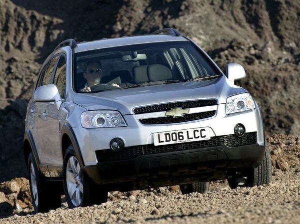 материали; 2.0 дизеловите и 2.4 бензиновите двигатели имат нисък ресурс; вариаторът и 5-степенната автоматична скоростна кутия имат чести повреди след 120 хиляди км.