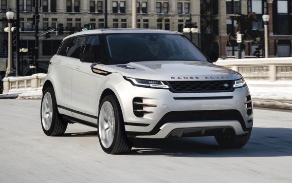 При Discovery бяха открити проблеми с акумулатора и арматурноо табло, както и с меката хибридна система, която може да причини пожар. Същият дефект тормозеше и Range Rover Evoque MHEV (на снимката). 