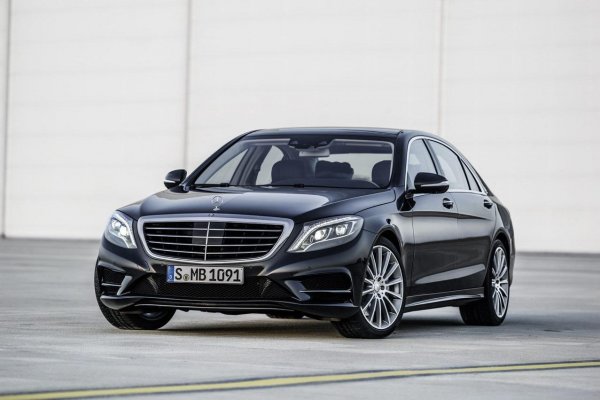 Mercedes S-Class дебютира в Хамбург