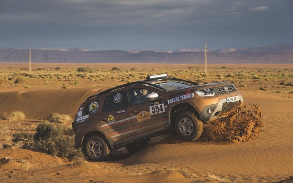 За разлика от нея, настоящият Duster спечели всеобщо признание, където и да се появи. Това се дължи на впечатляващото съотношение цена-качество и възможности. Второто поколение определено еволюира, като предлага по-широко оборудване и все още е по-достъпен он конкурентите си на пазара.