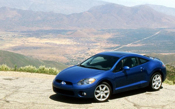 Оригиналното Mitsubishi Eclipse беше една от първите коли, които се появиха на екрана в една от най-успешните кино-продукции в историята на Холивуд. Да, става дума за &bdquo;Бързи и яростни&ldquo;, където Брайън О'Конър (героят на Пол Уокър) кара точно такава кола около хълмовете на Ел Ей.