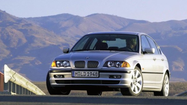 Тази кутия се среща широко и при моделите BMW и Jaguar от онова време. Благодарение на впечатляващия си запас на безопасност, скоростната кутия си спечели репутация на почти вечна издръжливост и спокойно издържаше въртящия момент на мощните редови шестцилиндрови и V6 двигатели.

Механичната част се оказва здрава, но има няколко характерни слабости, които се проявяват при високи бягания. След 200 000 км съединителят на въртящия момент се износва. Продуктите от разпада бързо запушват клапана, което причинява остри скокове на налягането в системата и недостиг на масло.

