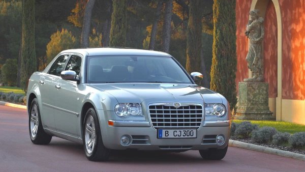 Chrysler: 300C и Crossfire; Dodge: Charger и Challenger, Durango, Magnum и Nitro; Jaguar: XJ6 и XK; Jeep: Commander, Cherokee, Grand Cherokee и Wrangler;  Lancia Thema; Maybach 57; Mercedes: C-Class, CL-Class, CLK, CLS, E-Class, G-Class, ML, S-Class, SLR, SL, SLK, Sprinter, Viano и Vito; Porsche 911; SsangYong: Actyon Sports, Chairman, Kyron, Rexton и Rodius. 