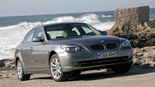 Модели на които се поставя: Audi: A4, A5 и Q5; BMW: 1-, 3-, 5-, 6-, 7-Series, X1, X3, X5 и X6; Jaguar: XF, XJ и XK; Land Rover: Discovery 4, Range Rover и Range Rover Sport.

Появата на шестстепенните автоматични скоростни кутии ZF 6HP в началото на 2000-те беше революция, но за първите купувачи това се превърна в главоболие. Поради мехатрониката, вградена в картера, и постоянното приплъзване на въртящия момент преобразувател, ранната серия (6HP19/6HP26) стана известна с прегряване на платки, запушени соленоиди, адаптери за спукани клапани, износване на втулки и разрушаване на входния барабанен вал.
