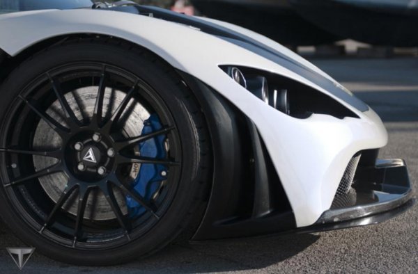 Словенският суперавтомобил Tushek Renovatio T500