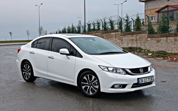 Разработена специално за турския пазар, където има най-голям брой автомобили на пропан бутан, Honda Civic в модификация &lsquo;Eco&rsquo; е оборудвана с 1,6-литров бензинов двигател и вградена газова уредба, която позволява над 500 км. пробег с едно пълнене на бутилката.