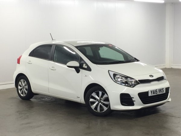 Компактната корейска кола с четири врати е добър избор ако търсите здрав автомобил за придвижване от А до Б. Няма да ви впечатли с особена динамика, но е достатъчно просторен вътре, а моделите с 1,25-литров бензинов двигател са се е предлагали и с фабрична газова уредба и мощност от 86 к.с.