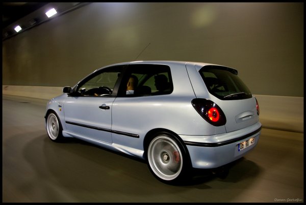 Петцилиндровите двигатели на FCA Group, част от която беше Fiat, са по-слабо познати. Между 1995 и 2001 г. спортната версия на италианския компактен модел Bravo HGT използва бензинов двигател с атмосферно пълнене с работен обем 2,0 литра, 20 клапана и 155 к.с. По-късно се появи и версия на модела с 220 к.с.