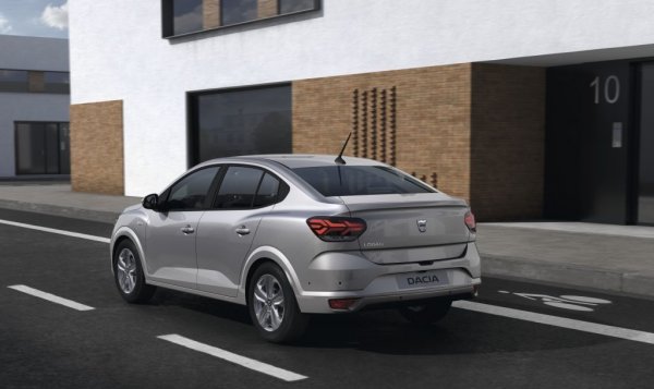 И тук нищо изненадващо: първите три места са за модели на Dacia. Седанът Logan изпреварва почти двойно Sandero - 14 064 срещу 7 419, трети е Duster. В десетката влизат и три модела на компанията-майка Renault. Skoda Octavia е пета, VW Golf - шести. 
