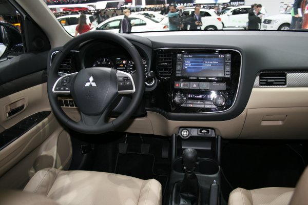 Женева 2012 / Mitsubishi Outlander